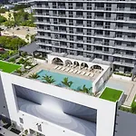 Blueground Edgewater Coffee Gym Pool Wd Mia-107